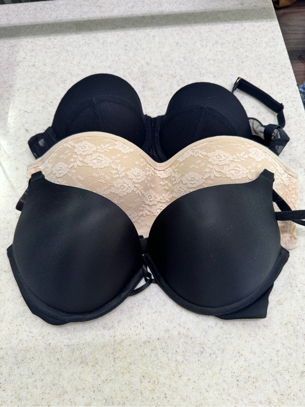 Victoria's Secret Black & Beige Bra Set